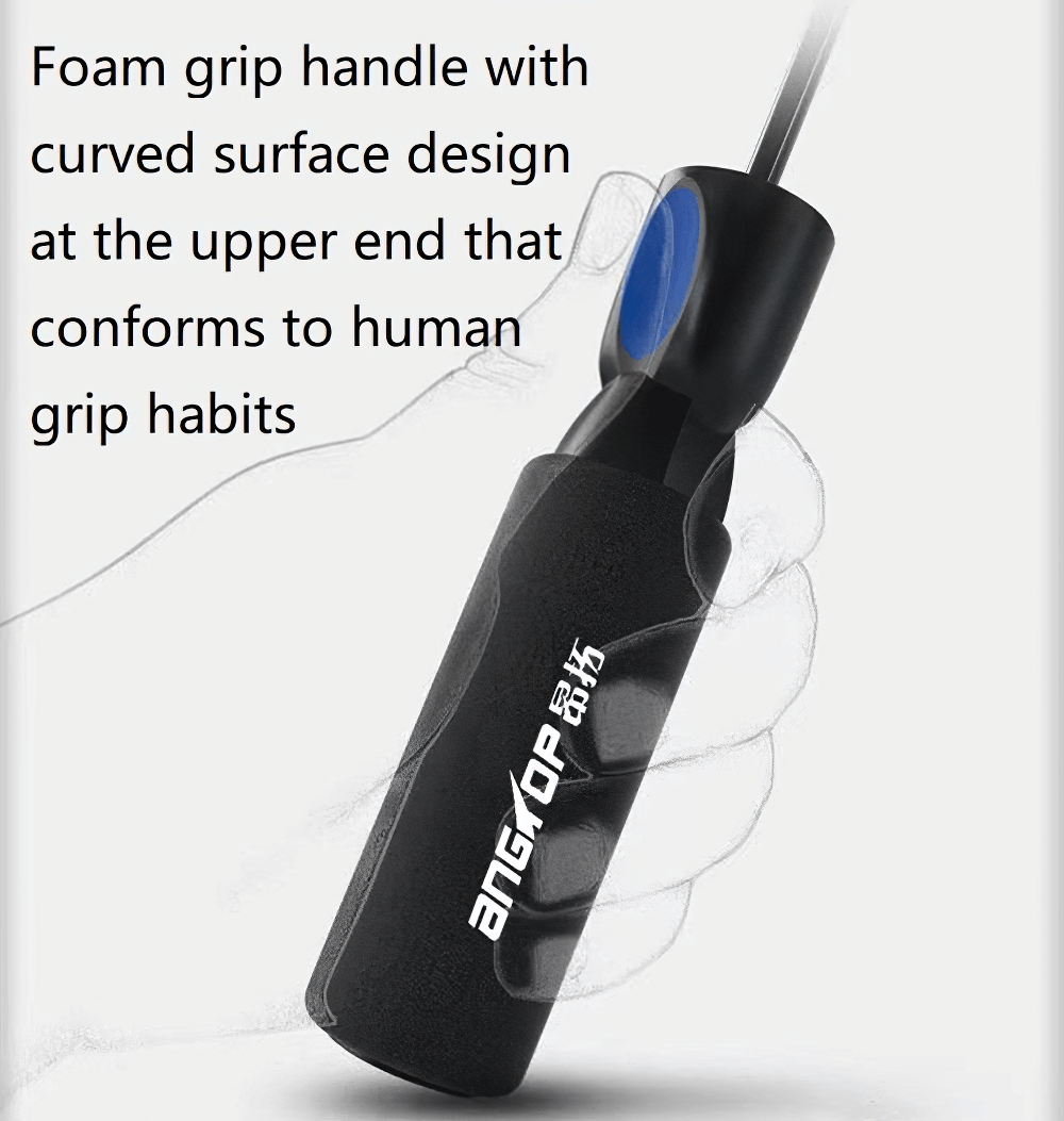 Close-up of ergonomic foam handle on adjustable speed jump rope SF2776 for comfortable grip.