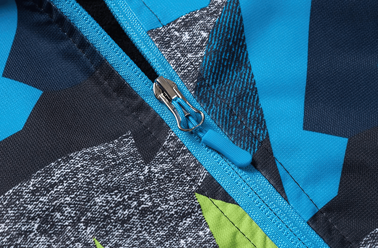 Boys Waterproof Hooded Outdoor Sport Jacket - SF3600, close-up of the stylish blue zipper with bold geometric print.