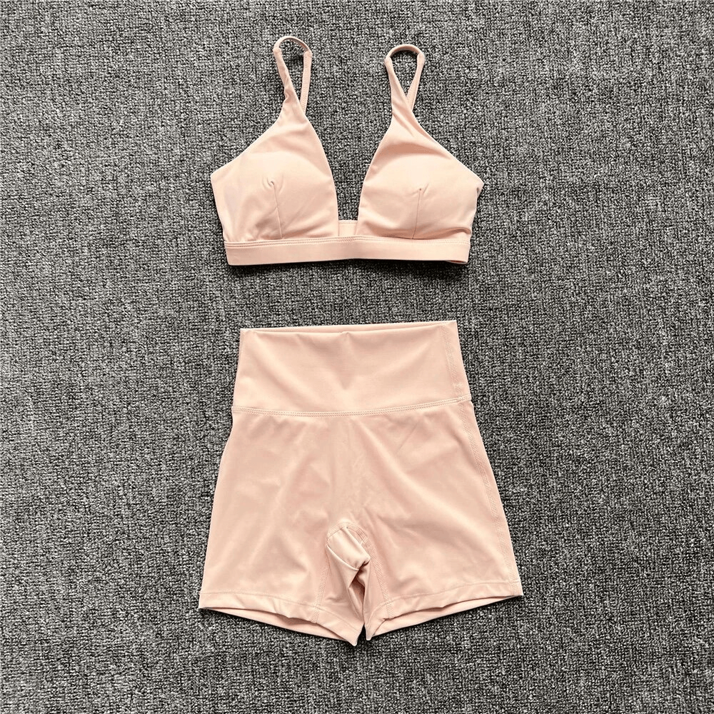 Breathable elastic women's suit with shorts and sports bra in light pink for yoga and fitness - SF1757