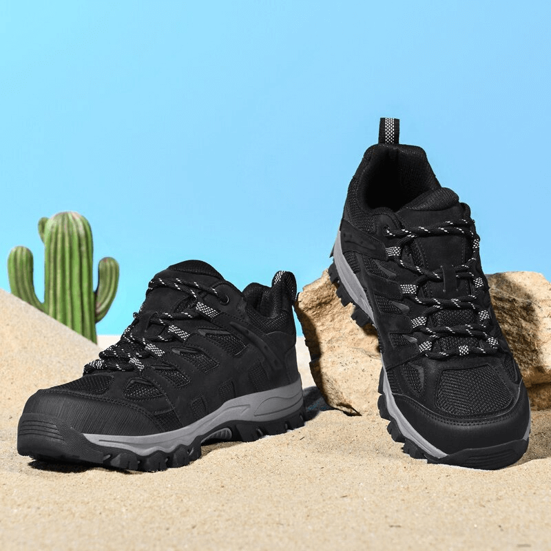 Breathable non-slip hiking shoes for men with laces SF1411 on sand with cactus background