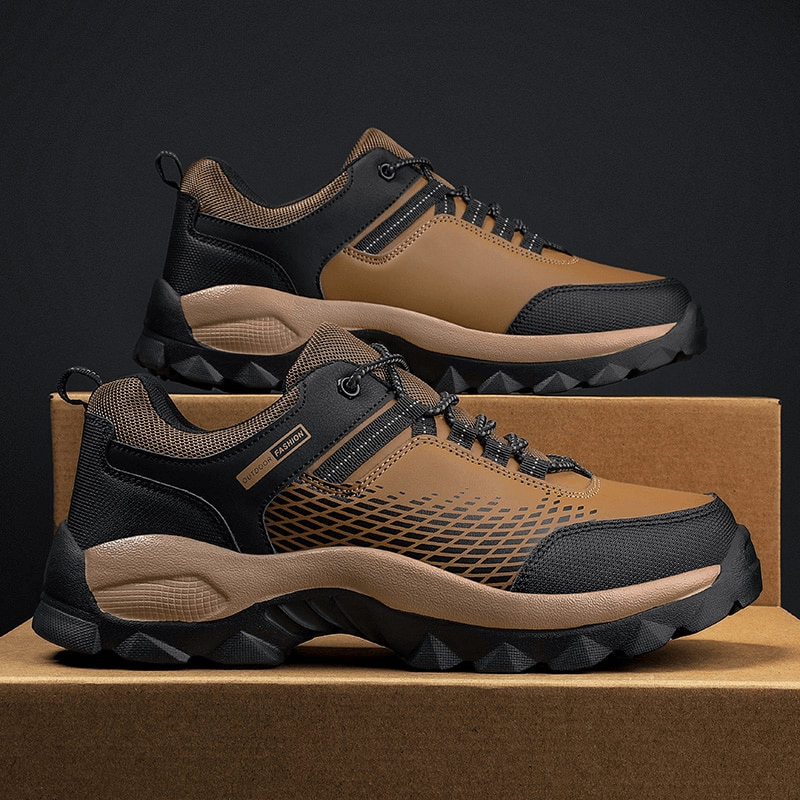 Casual Light Men's Sneakers SF1466, featuring durable artificial leather, rubber outsole, and stylish mixed colors on a cardboard box.