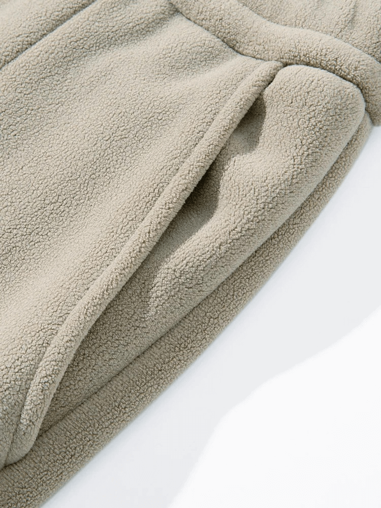 Close-up of the soft fleece fabric and side pocket of men's casual wide sweatpants SF1970, showcasing comfort and style.