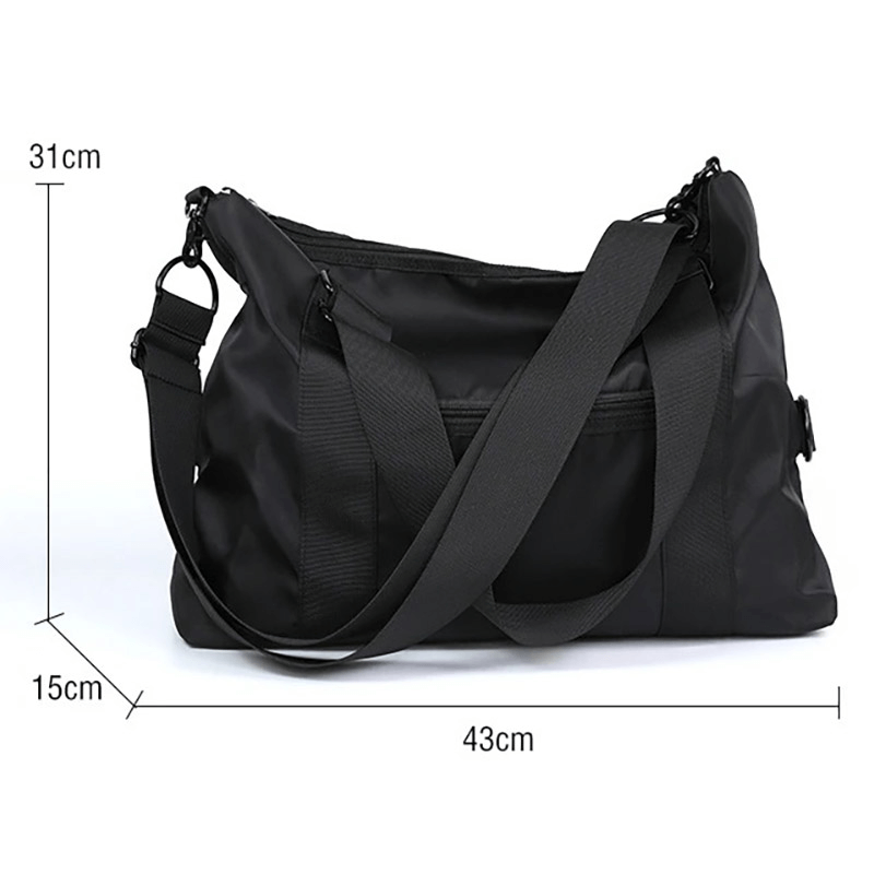 Black nylon crossbody shoulder travel bag with 20-35L capacity, zipper closure, fitness-ready design, ideal for men, 43x31x15 cm.