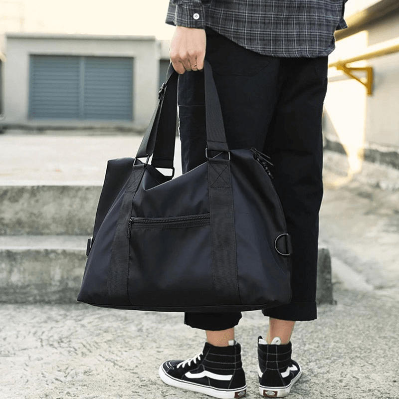 Black nylon crossbody shoulder travel bag SF1959, ideal for fitness and outdoor activities. Stylish and durable, 20-35L capacity.