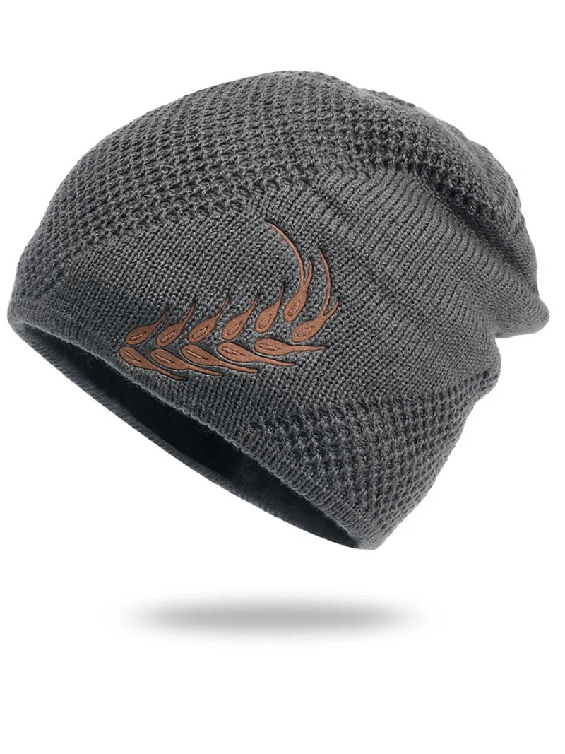 Gray knitted ski beanie with wheat ear pattern, made of polyester, ideal for outdoor use. Unisex and stylish winter accessory. SF1676.