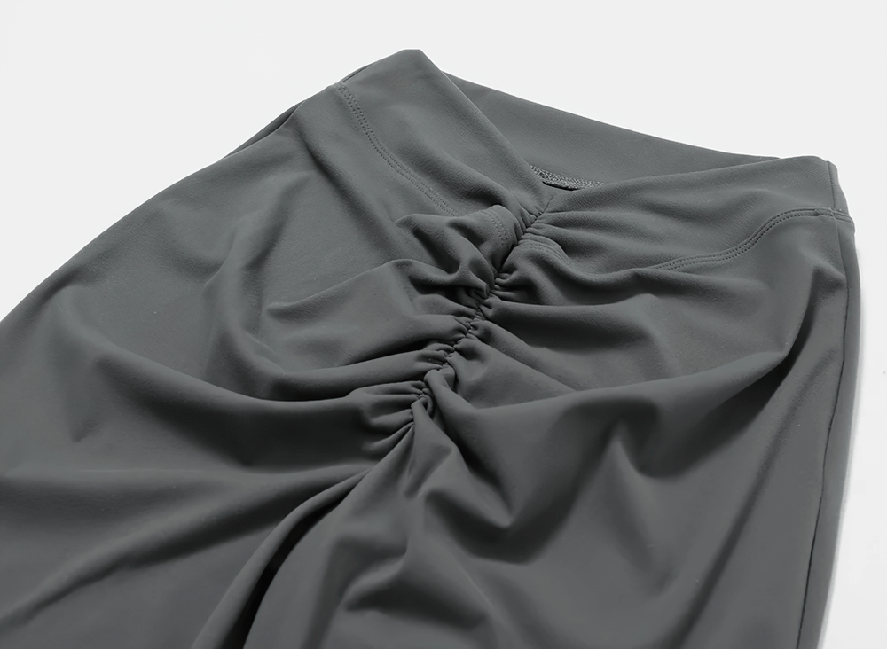 Alt Tag: Flared V-Shaped Waist Yoga Pants for Women - SF4289 close-up of V waist scrunch detail, nylon spandex flare leggings