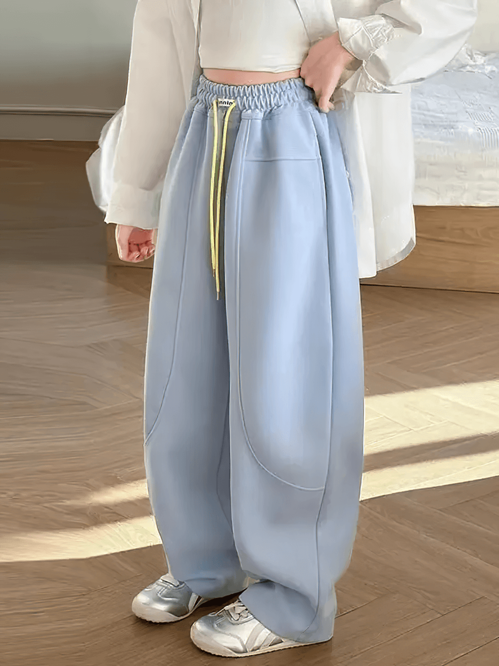 Girls Loose Fit Sporty Pants with Drawstring Waist - SF3709 in blue, featuring windproof and breathable design for active kids.