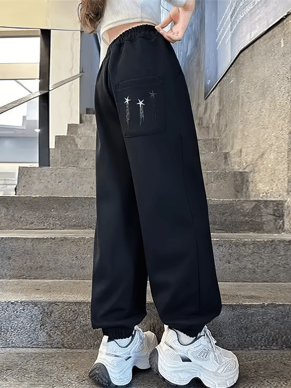 Girls Star Print Loose Sports Pants with Elastic Waist - SF3728, trendy casual wear with star-themed design and elastic ankle fit.