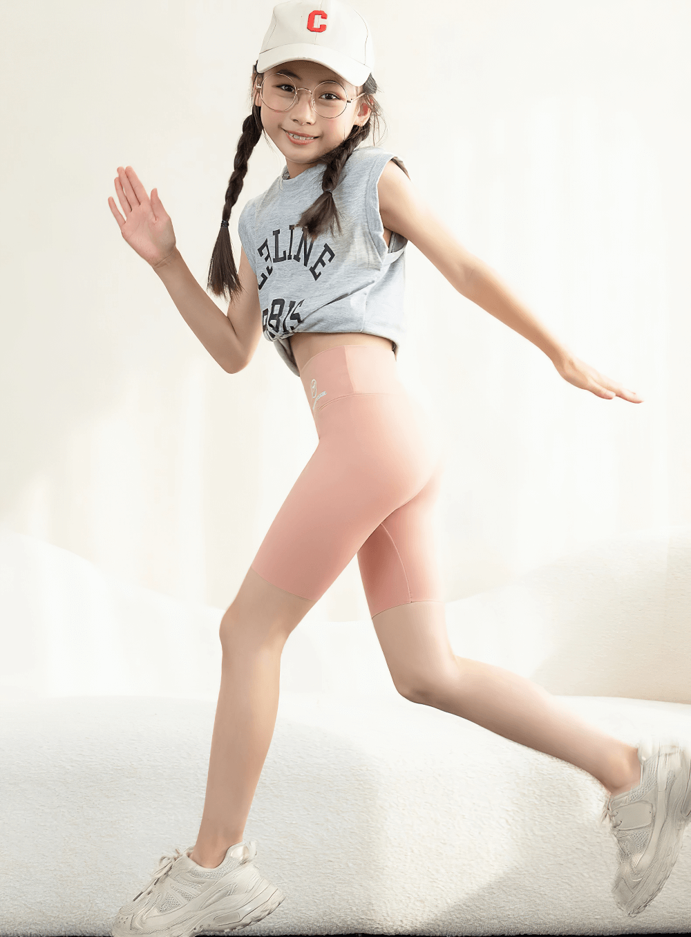 High Elasticity Girls Sports Shorts for Training - SF3765, breathable stretch shorts for yoga, running, dance, and exercise.