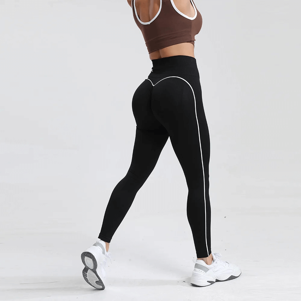 High-Waist Seamless Contrast Workout Leggings - SF4051 in action, highlighting color-contrast design and hip-lift knit for gym sessions.