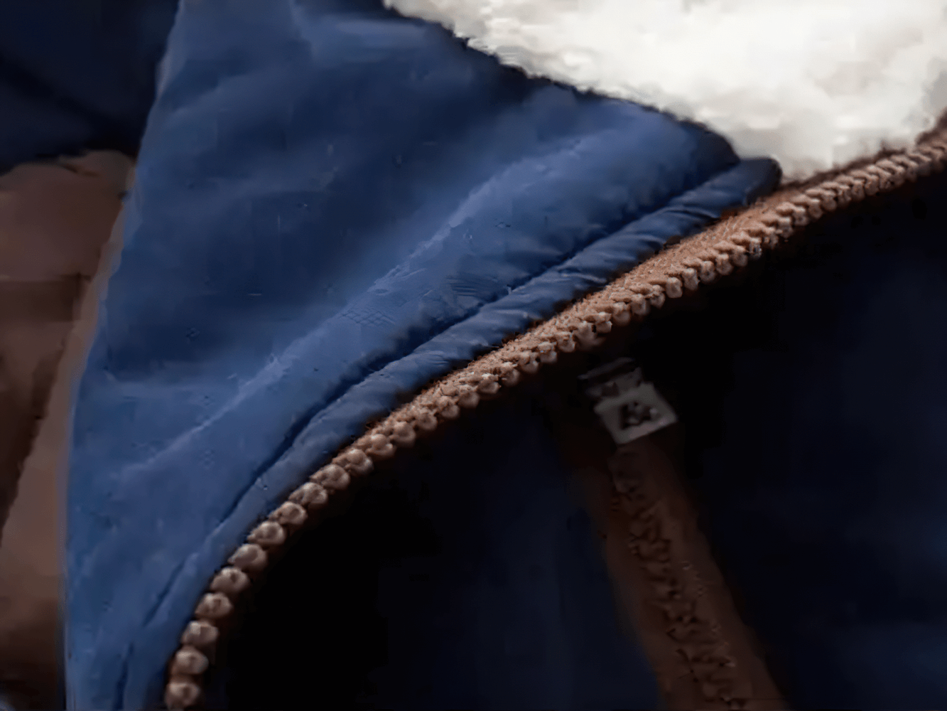 Close-up of Kids Hooded Cotton Parka Jacket with Warm Lining - SF3591 showcasing soft fleece lining and zipper detail.