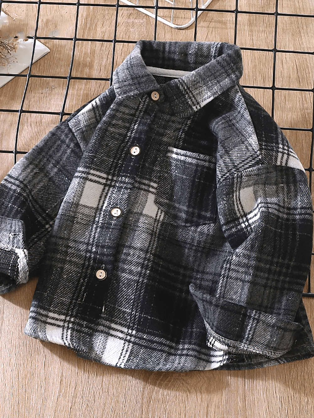 Kids Plaid Flannel Cotton Shirt with Buttons - SF3513 featuring retro check pattern for spring and fall.