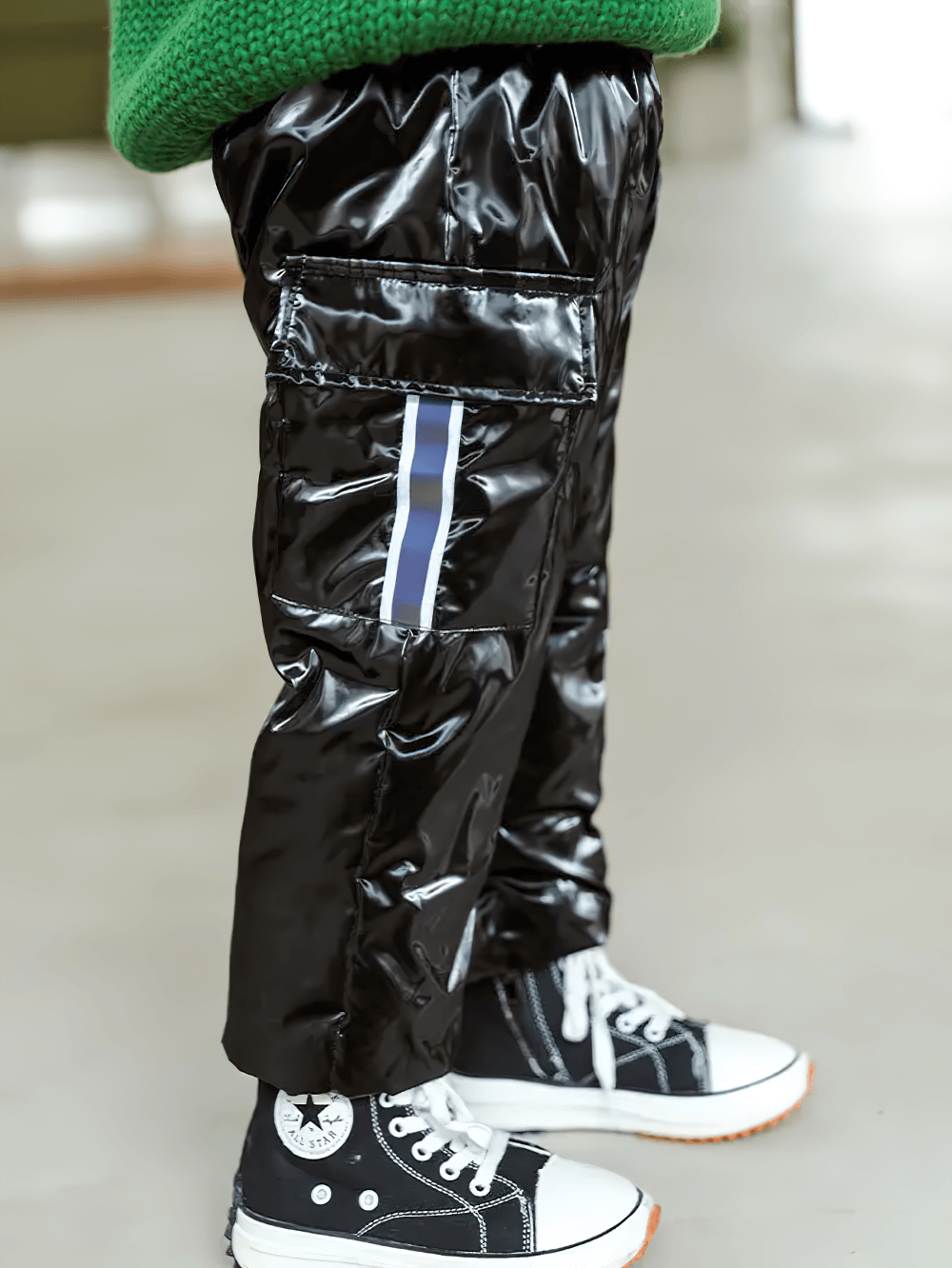 Kids Waterproof Cargo Pants with Down Insulation - SF3779 showcasing black duck down design, ideal for winter sports, waterproof and warm.