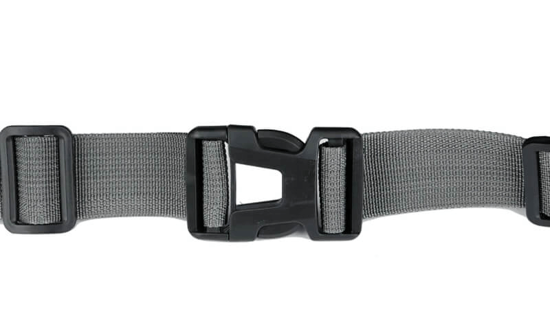 Close-up of adjustable gray strap with secure buckle for travel backpack SF0389.