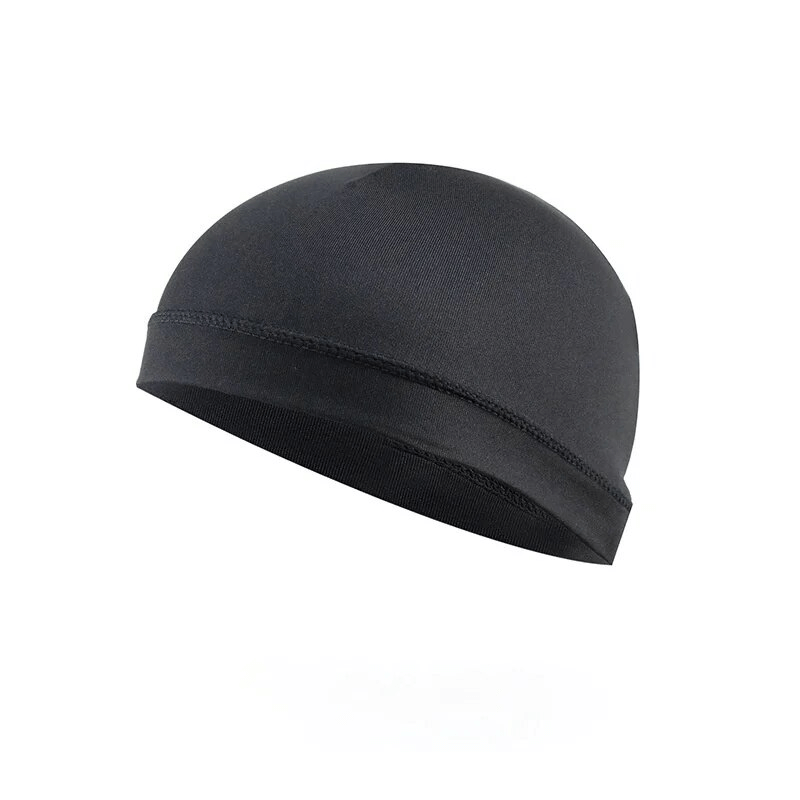 Lightweight black men's running beanie with breathable polyester and UV protection, perfect for outdoor activities.