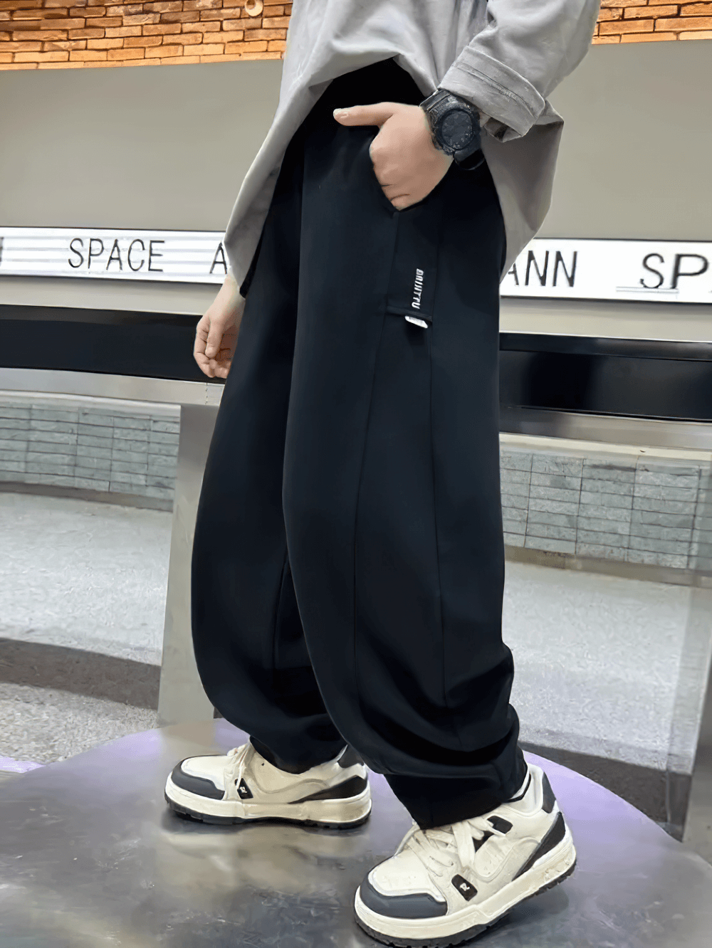 Loose Fit Sporty Cargo Pants with Elastic Waist - SF3710 in a casual setting, showcasing style, functional pockets, and relaxed fit for girls