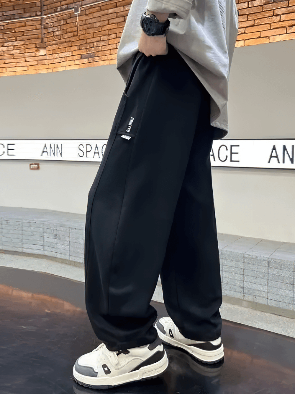 Loose Fit Sporty Cargo Pants with Elastic Waist - SF3710 worn by person in casual outfit, showcasing style and comfort.