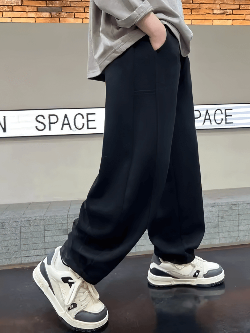 Loose Fit Sporty Cargo Pants with Elastic Waist - SF3710 for casual and active wear, featuring comfortable and breathable cotton.