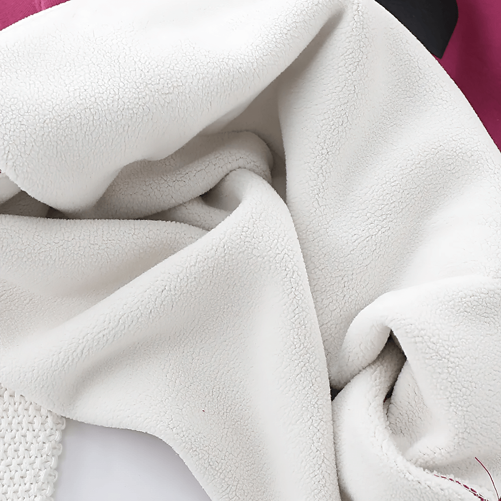 Close-up of plush lining on the Lucky Goldstar Hoodie SF3103, showcasing soft fleece texture for warmth and comfort
