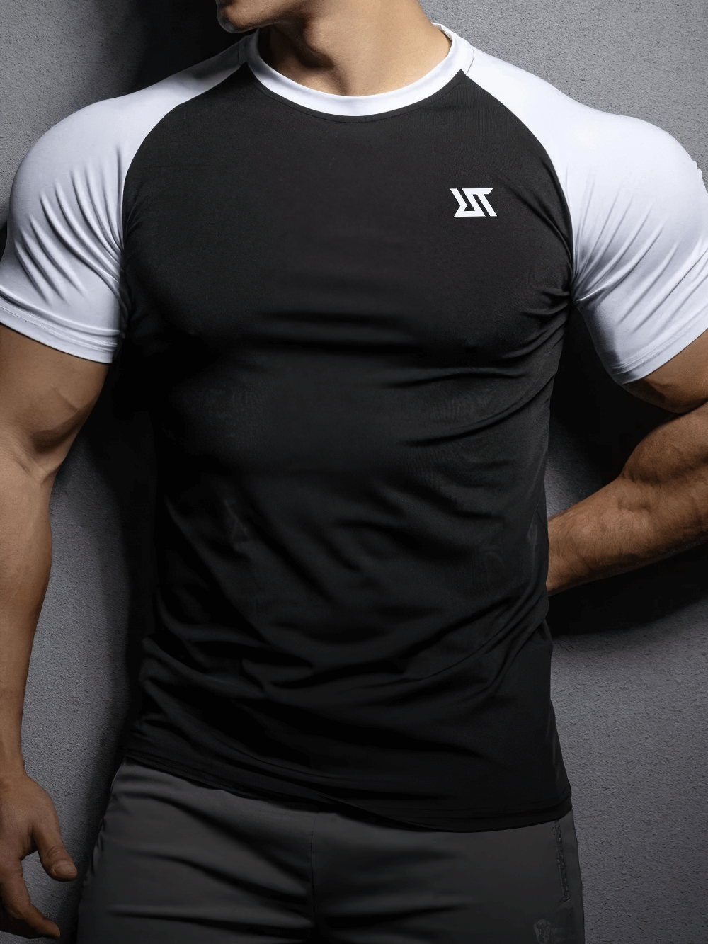 Men’s athletic fitted short sleeve black and white training t-shirt SF2541, ideal for gym and running, breathable and stylish design.