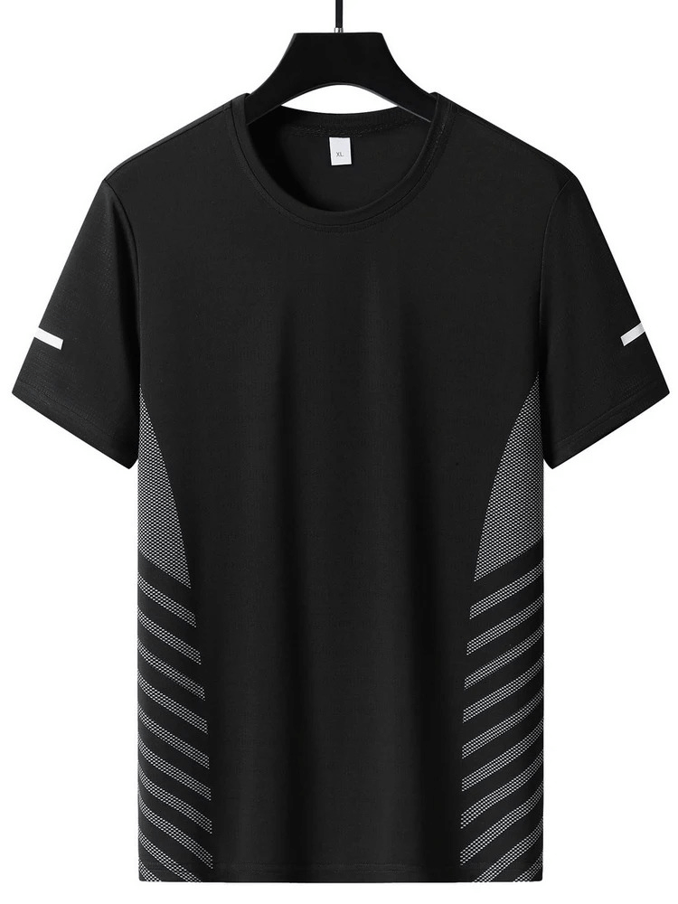 Men's black O-neck athletic t-shirt, lightweight and breathable, perfect for workouts with quick-dry and flexible polyester fabric.