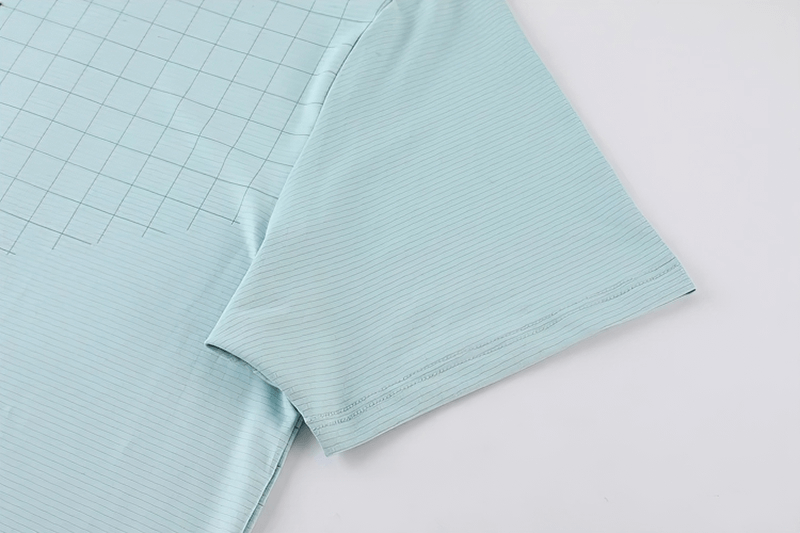 Men's Grid-Print Quick-Dry Gym Tee - Light blue quick-dry short sleeve workout shirt with grid pattern and O-neck design
