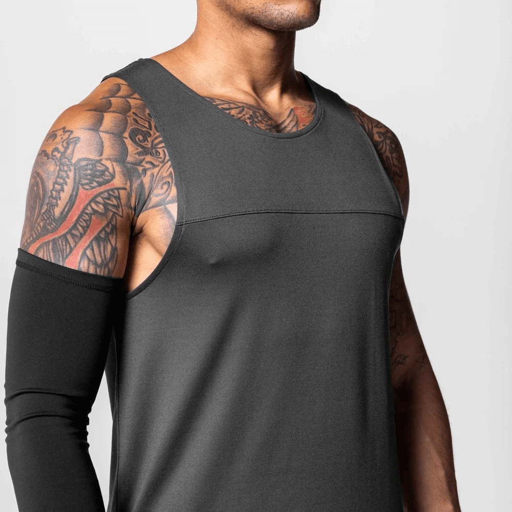 Men's Gym Training O-Neck Tank Top with Asymmetric Hem SF1824, solid pattern, high-quality polyester fabric, ideal for workouts.