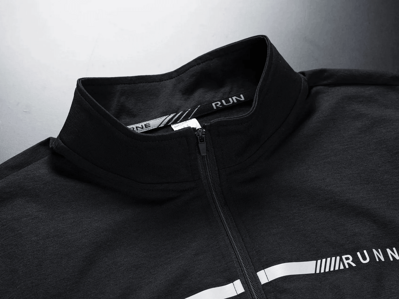 Men's Quarter Zip Running Top with Reflective Trim - SF4589 features a stand-collar and zip detail for athletic training.