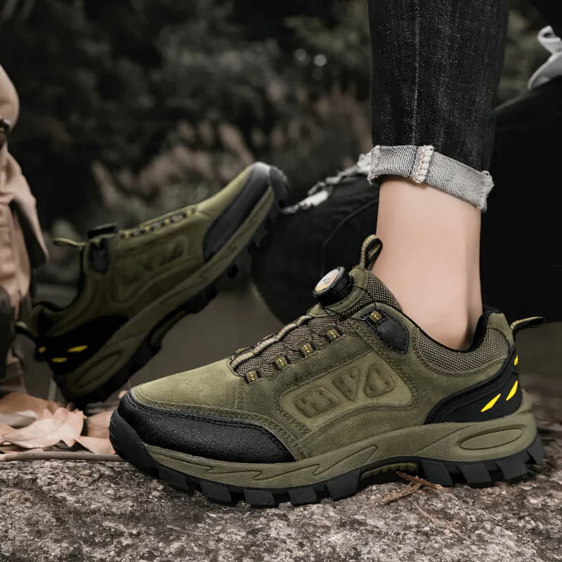 Outdoor breathable non-slip men's trekking shoes in olive green, perfect for hiking adventures with enhanced grip and comfort.