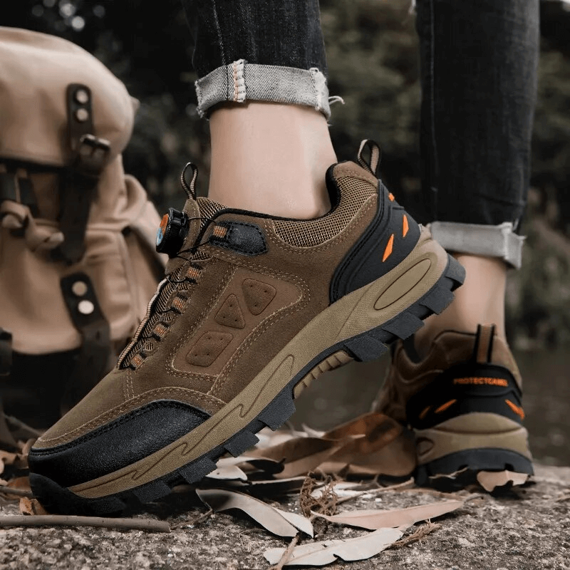 Men's breathable non-slip trekking shoes SF1635, perfect for outdoor adventures with comfort, grip, and style.
