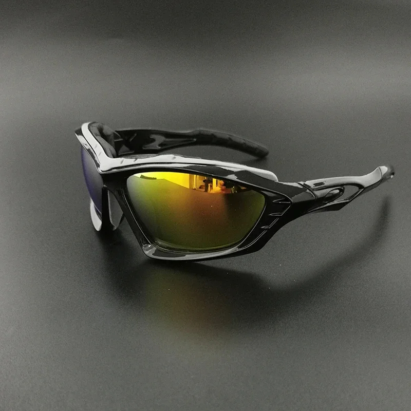 Polarized sports sunglasses SF2220 with durable UV protection, ideal for cycling and outdoor activities. Stylish and lightweight.