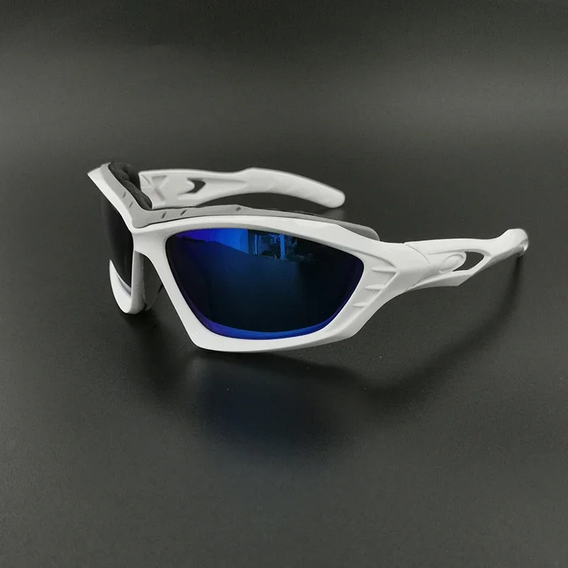 Polarized sports sunglasses SF2220 with blue lenses, offering durable UV protection for cycling and outdoor activities.