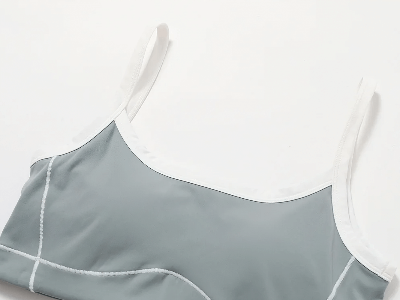 Stylish Push-Up Sports Bra for Yoga and Fitness - Breathable and Supportive Design