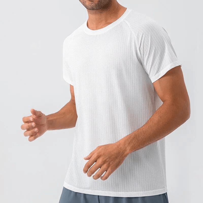 Model wearing white quick-drying mesh sports men's t-shirt SF1725 for training, featuring O-neck and polyester fabric.