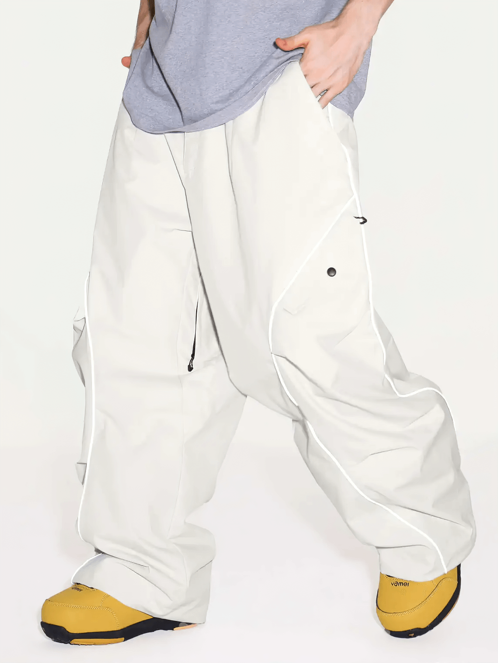 Reflective Stripe Baggy Snowboard Ski Pants - SF4247 in action, showcasing style and practicality.