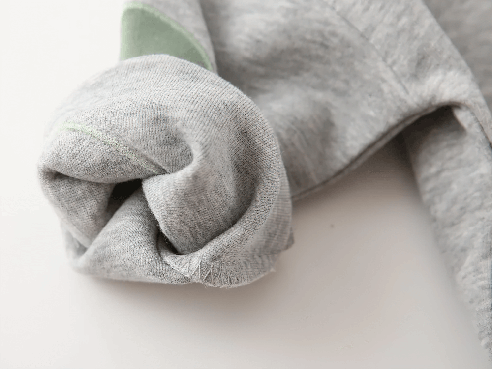 Round Neck Sweatshirt with Contrasting Sleeves - SF3550 detail showing soft cotton fabric and contrasting sleeve fold.