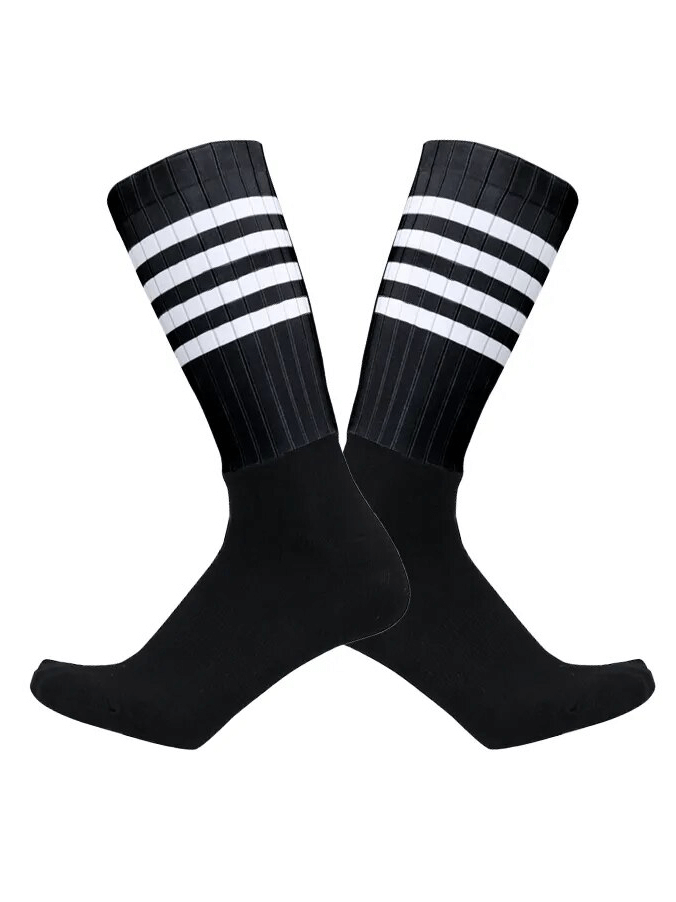 Unisex seamless knee-high anti-slip socks with stripes, ideal for sports like cycling. Breathable nylon fabric for maximum comfort. SF1562