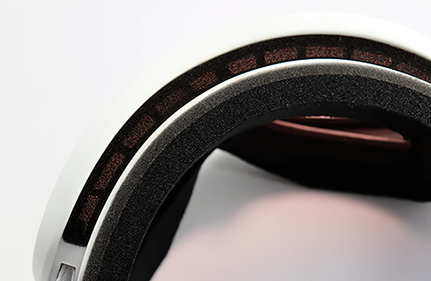 Close-up of anti-fog multi-color UV snowboarding eyewear, highlighting durable foam padding and sleek design, model SF2215.