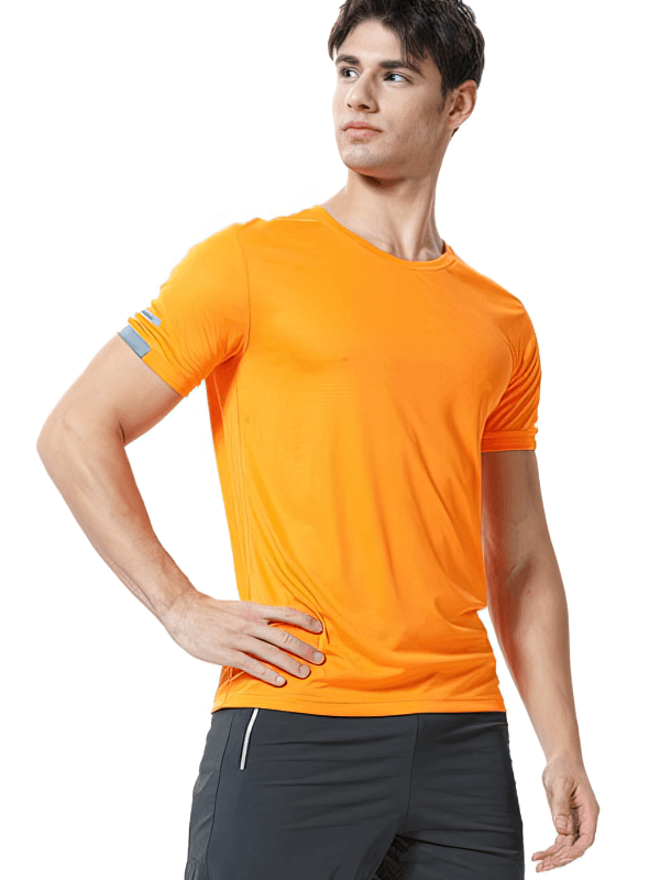 Man wearing orange quick-drying sports t-shirt with short sleeves and O-neck, ideal for training and athletic activities.