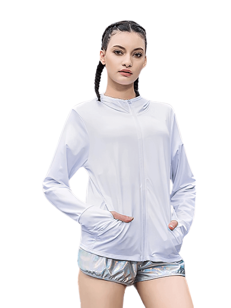 Woman wearing a white sports windbreaker for trekking, designed with quick-dry and sun-protective features, model SF0157.