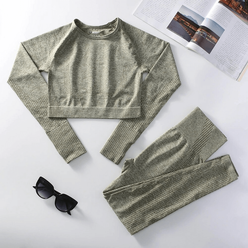 Stylish elastic women's suit with top and leggings in gray, made from high-stretch nylon, perfect for yoga and daily fashion