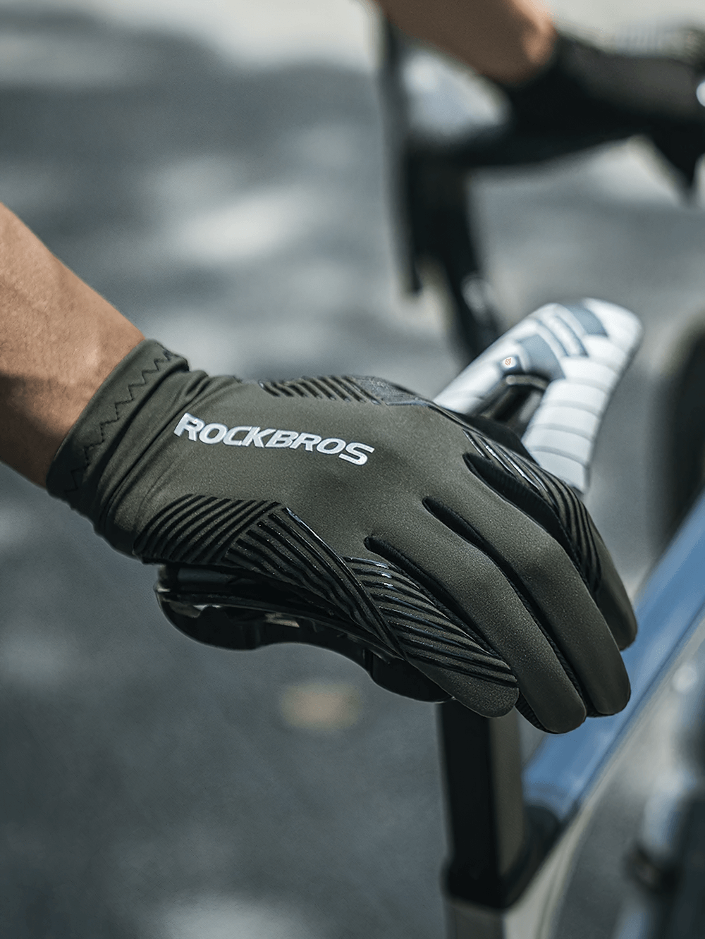 Stylish Non-Slip Full Finger Cycling Gloves - SF2617