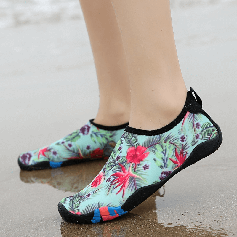 Unisex quick-dry beach shoes with vibrant print, slip-resistant design, perfect for ocean adventures - SF1470.