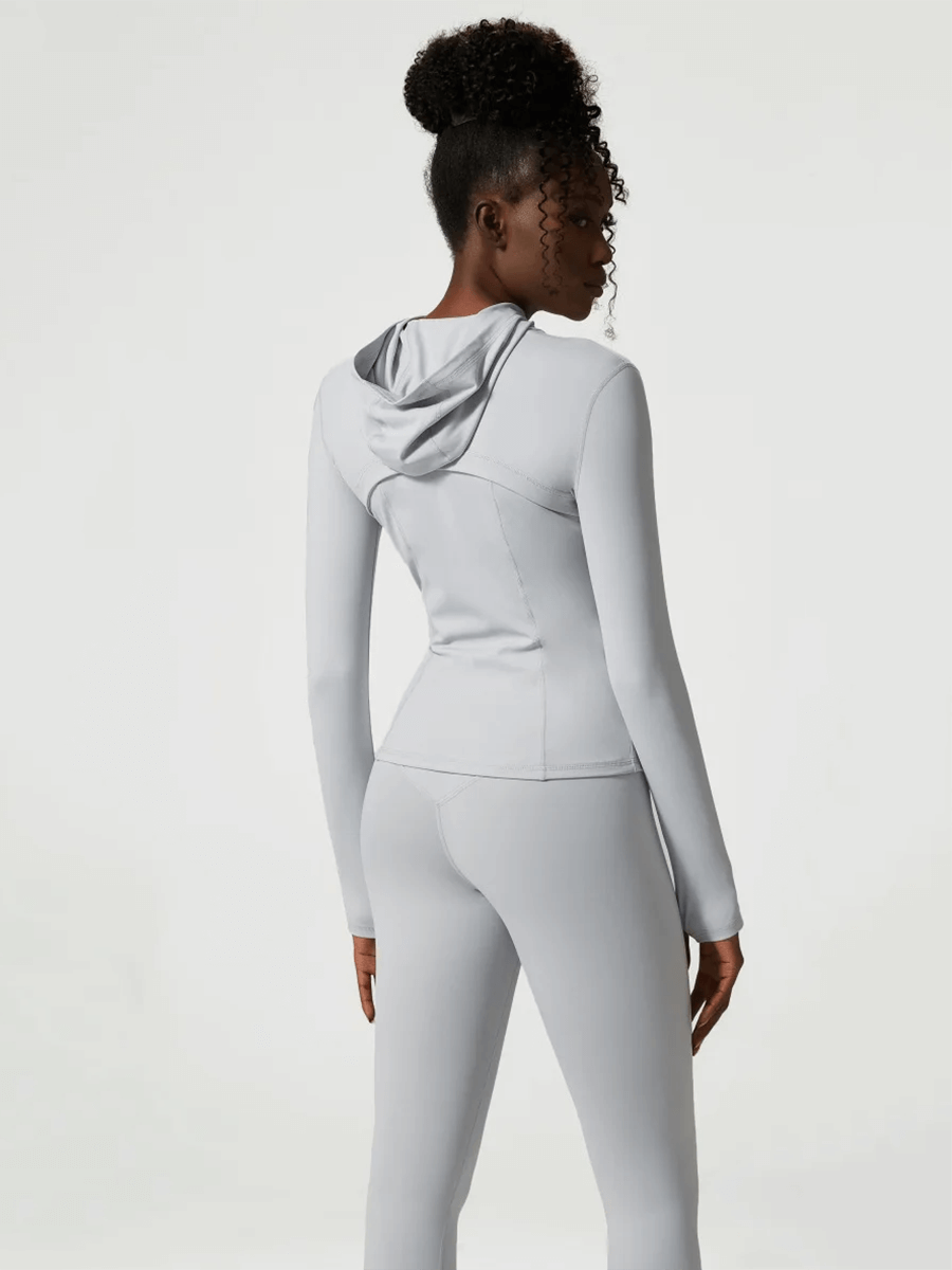 Versatile Women's Yoga and Gym Activewear Set SF2080 in gray, featuring a sleek design perfect for fitness routines across all seasons.