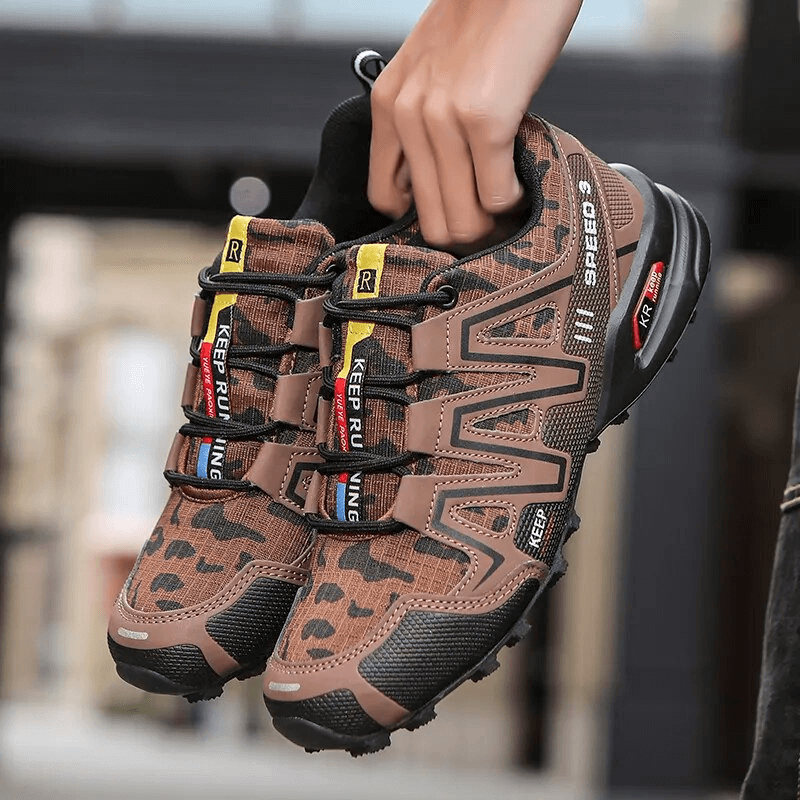 Waterproof non-slip men's lace-up hiking shoes SF1633 with camouflage design, hemp upper, and EVA insole for ultimate comfort and stability.