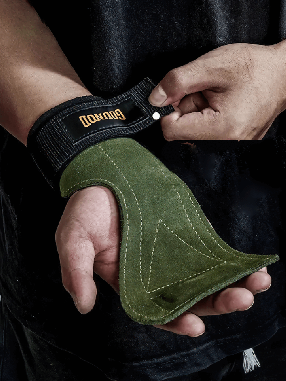 Weightlifting Grips with Wrist Support Wraps - SF3514 for superior grip and palm protection in gym training.