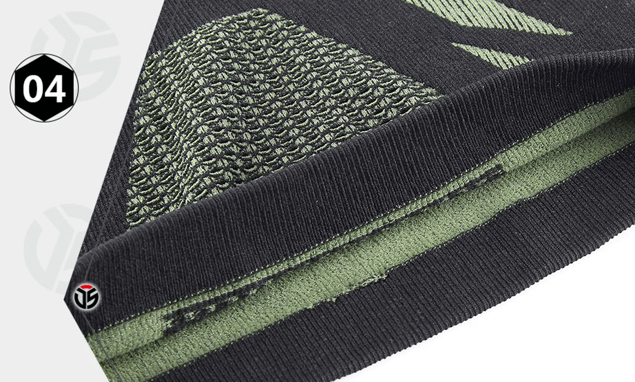 Close-up of SF1395 windproof gaiter showing detailed knit texture and fabric layers for maximum warmth and breathability.