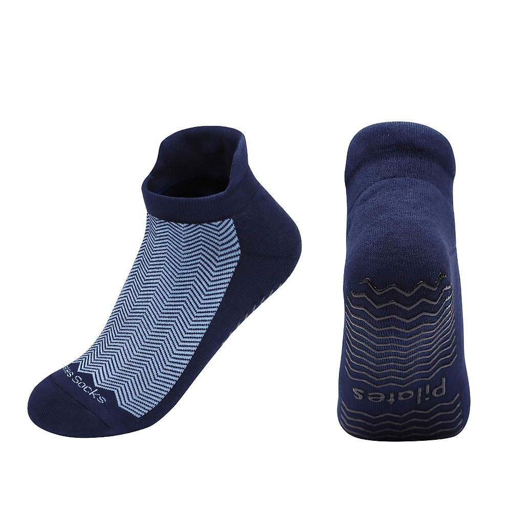 Women's non-slip breathable pilates socks in navy blue with zigzag pattern, ideal for yoga and fitness, featuring a sturdy grip.