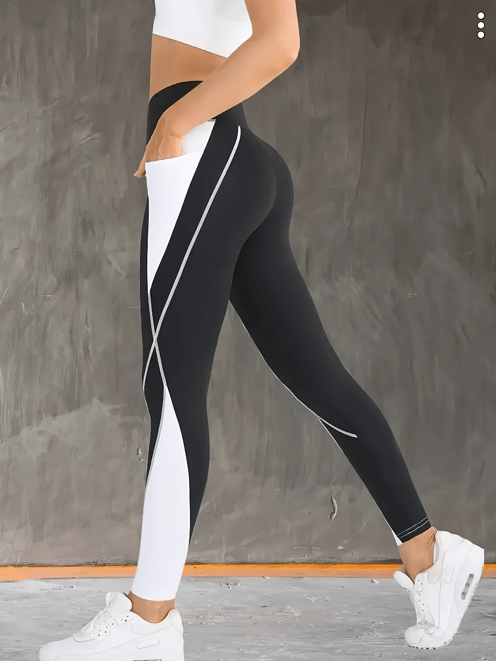 Stylish yoga leggings with contrast color, high waist, and side pocket - SF4097. Perfect for workouts with tummy control and hip lift.