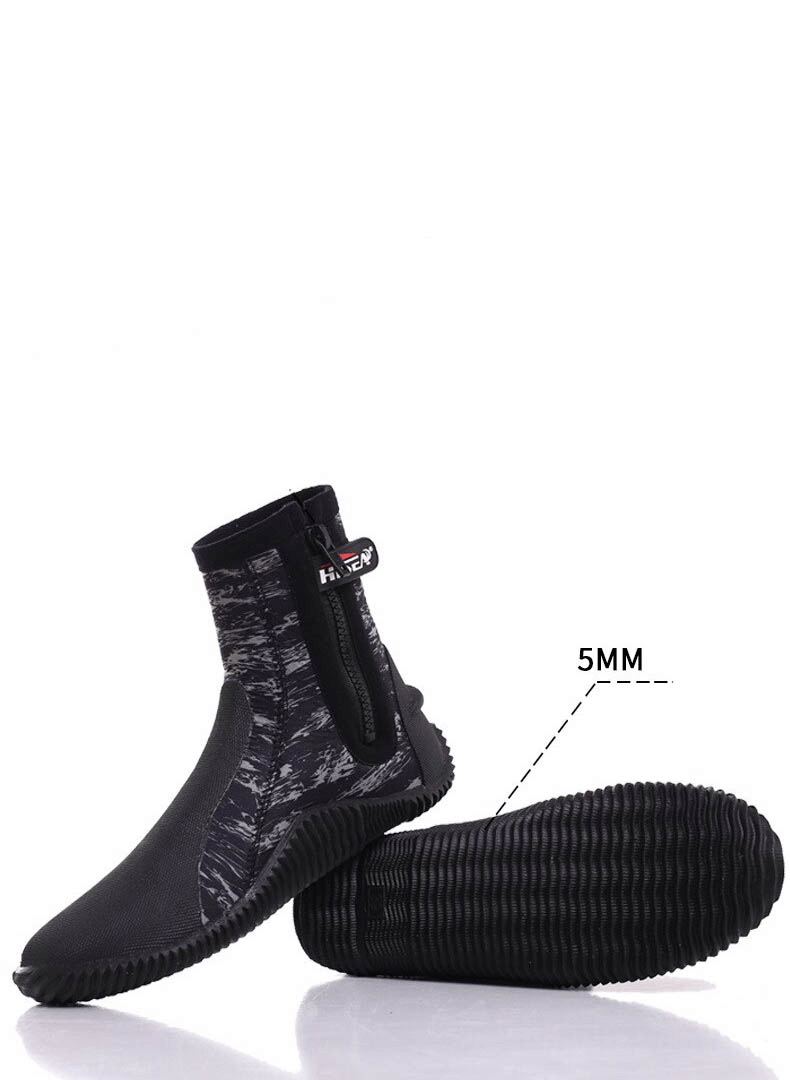 5MM neoprene diving boots with zipper, black and camouflage design, slip-resistant rubber sole, perfect for snorkeling and water sports.